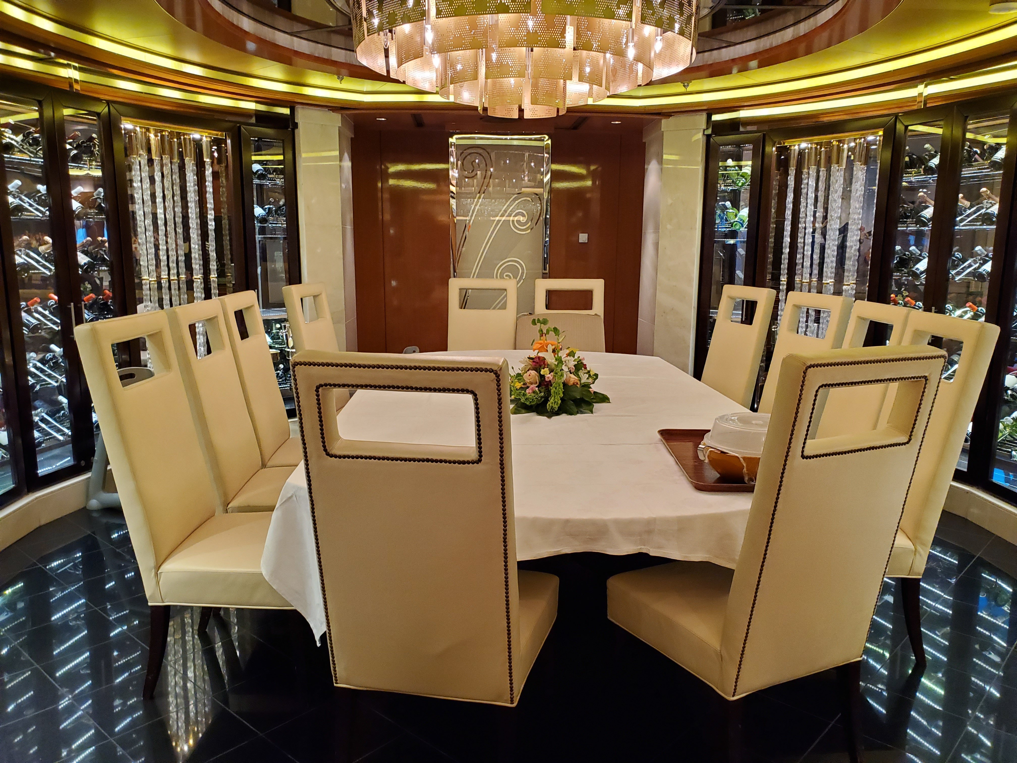 Dining Room on Royal Princess