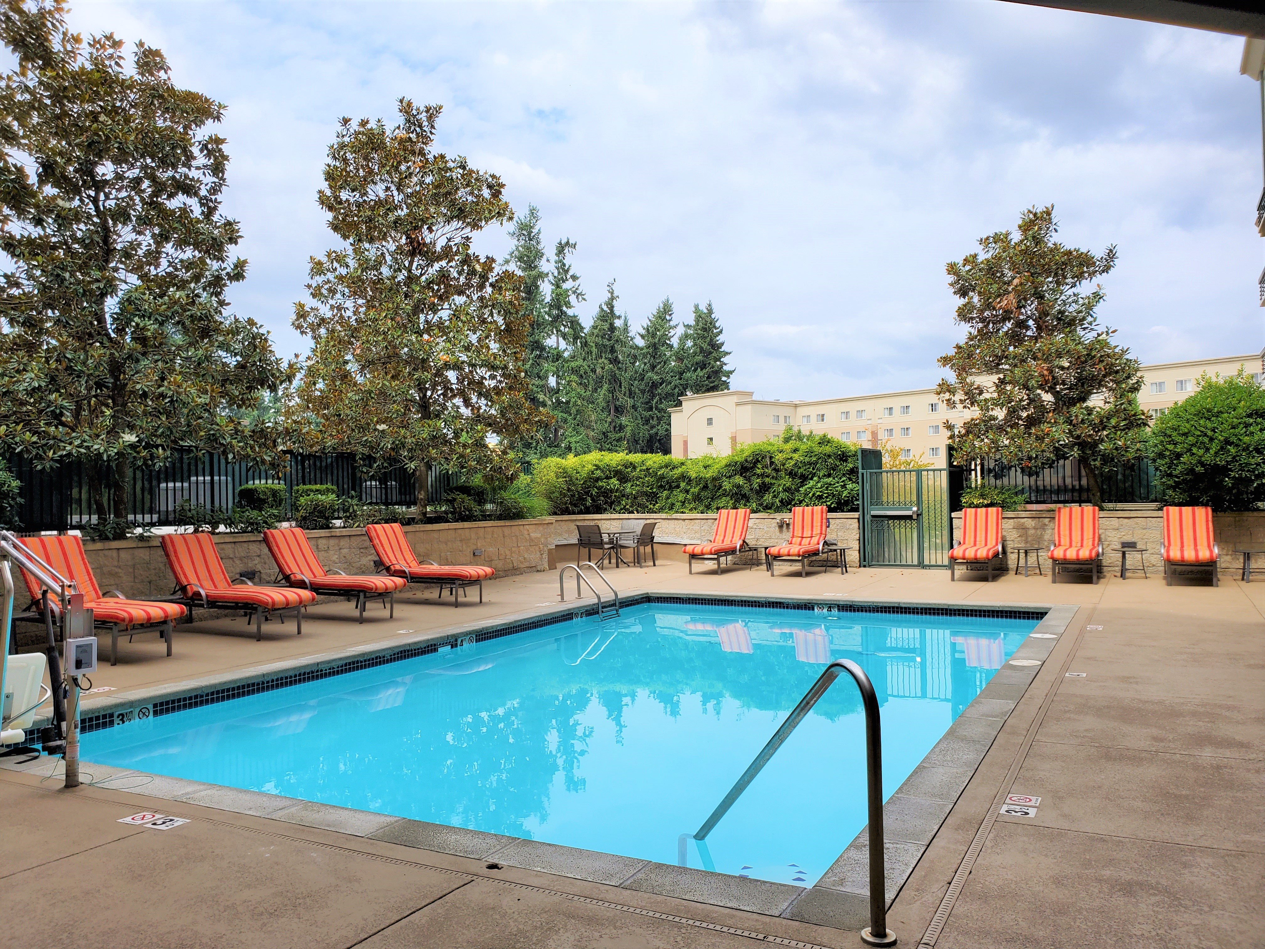 Pool at Seattle Marriott Redmond