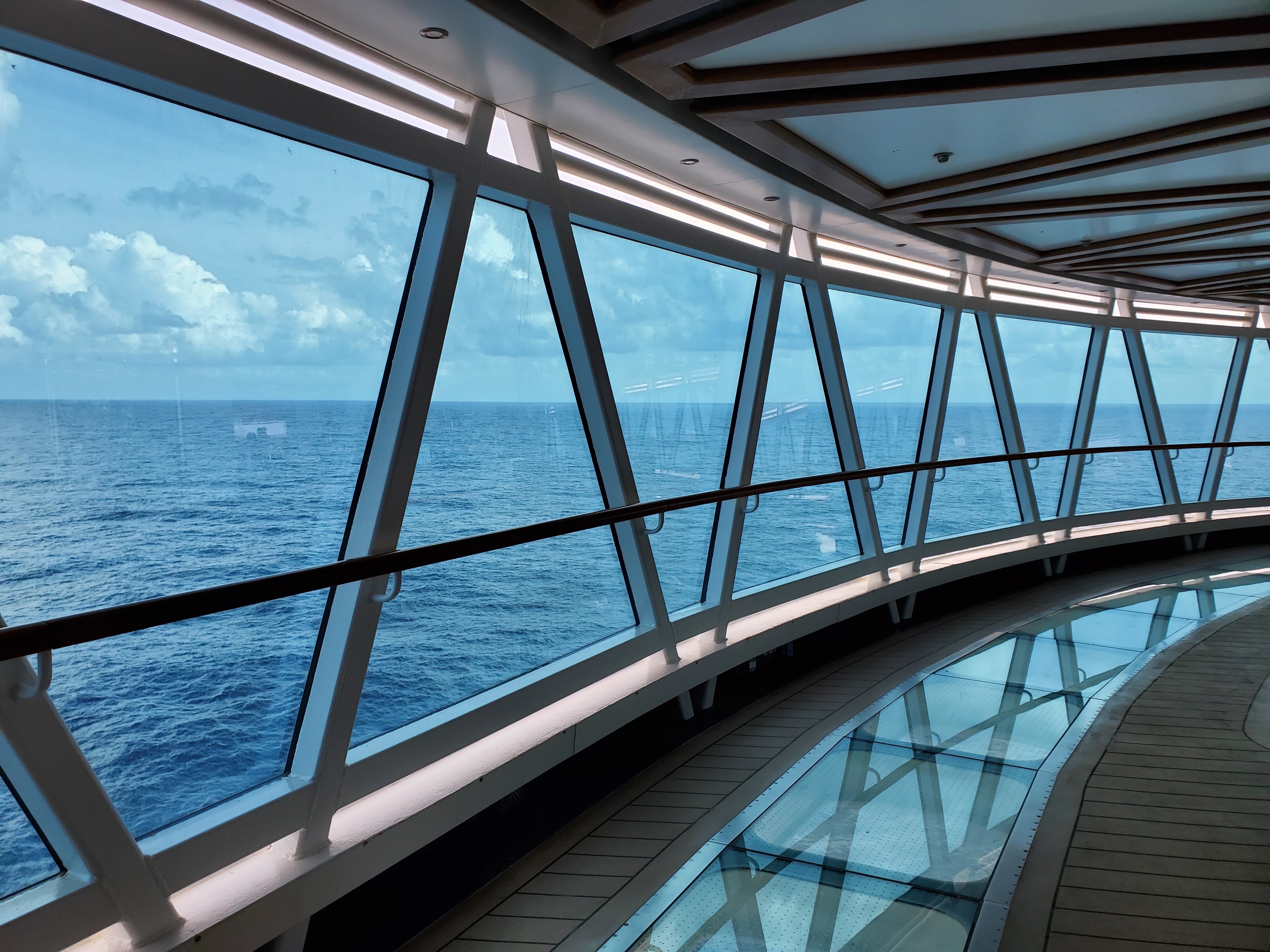 Sea View Bar on Royal Princess